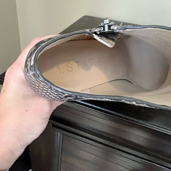 1.state Leather Snakeprint Booties, side zip - Picture 2 of 2